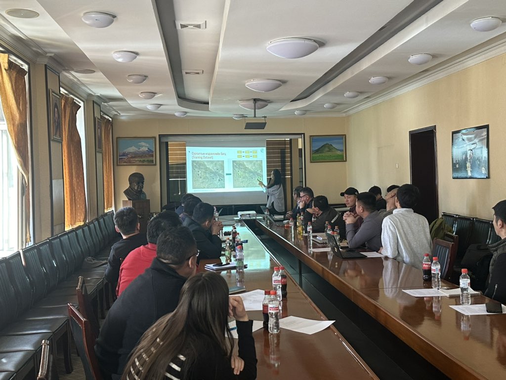 MAPSS_Project's tweet image. MAPSS 2nd annual workshop in Ulaanbaatar, sharing #digitalarchaeology and #culturalheritagepreservation methods with our wonderful partners at the Mongolian Institute of Archaeology and National Center for Cultural Heritage.