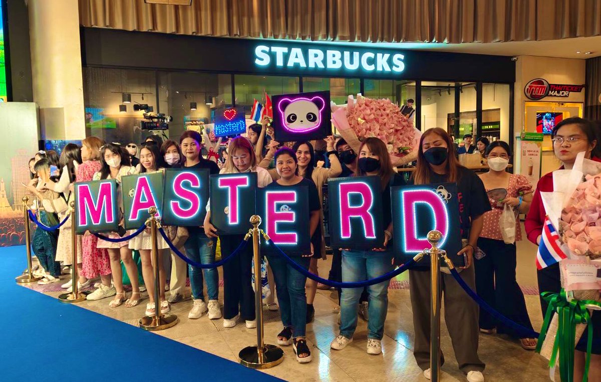 karnkanok0303's tweet photo. รักนะเธอ 
RAK NA THO🐼❤️🦌
Muzik ❤️MasterD @QH_MasterD #QuangHungMasterD https://t.co/CYs6nIpoDk