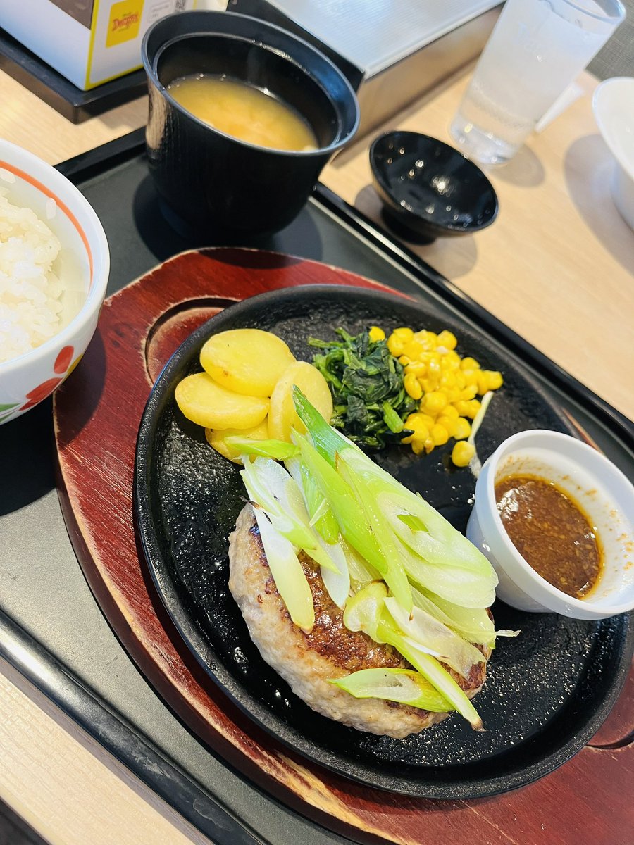 dqalpina's tweet image. 病院に行ったら、激混みで3時間もかかっちゃった😱これから遅〜いお昼ごはん。
#デニーズランチ