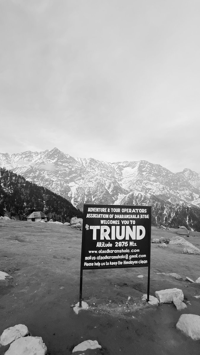 ___itsu_24's tweet photo. Sometimes it’s more about the journey than the destination._____Jamal Crawford 

#triundtrek #dharamshala #Mountain #peace #friends #love #lovenature #sunset #photograghy 
#happy #enjoying #views https://t.co/1kPWh1hNju