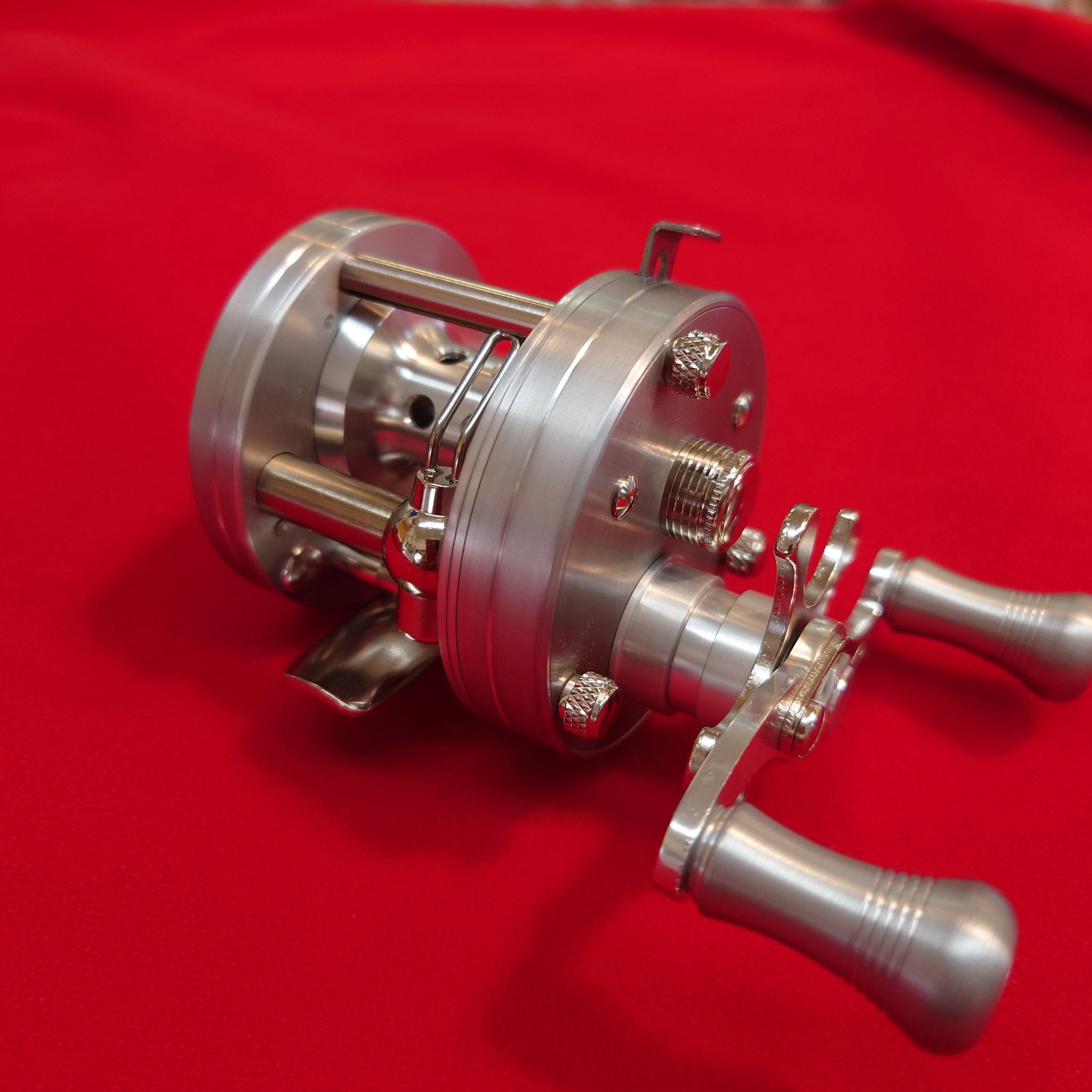 【美品】五十鈴リール BC441sss 渓流ベイト 左巻き フルカスタム済み 美品】五十鈴リール BC441sss 渓流ベイト 左巻き フルカスタム済み