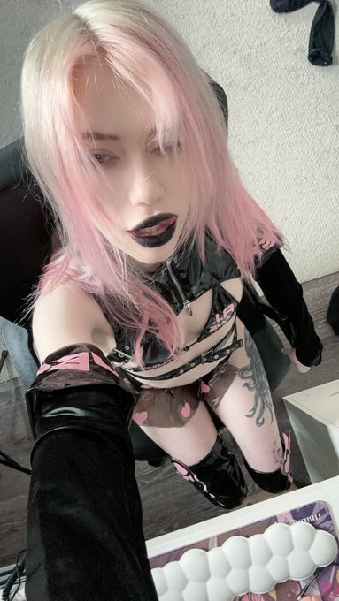 Watch Saekki's leaked NSFW photo on TwXstars