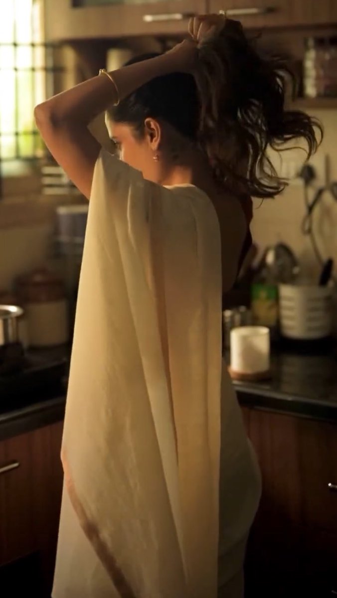 GJAr1p9XgAA-0oK?format=jpg&name=medium