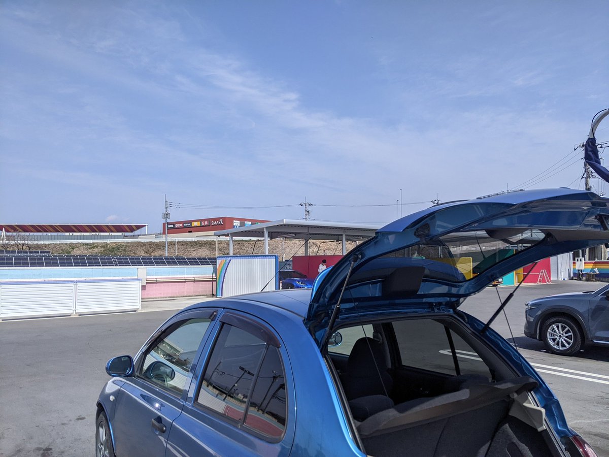 きょーのオモヒで。 #洗車日和 たまったケカレを 一気に落とす作戦。 あっ、汚れも。🧽 #群馬県 #伊勢崎市 #虹の天使洗車場