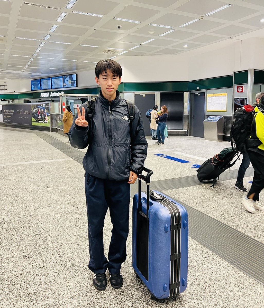 CALCIO_2008's tweet photo. 本日よりイタリアレベルアップ留学に参加する、中村選手(17歳)⚽️

ブレシア県の地元クラブの『ロンカデッレ』に参加が決まっており、2週間みっちりトレーニングをしてもらいましょう❗️

#サッカー留学 #イタリア留学 #セリエA #現役高校生 #高校サッカー https://t.co/i2xWKyL9ND