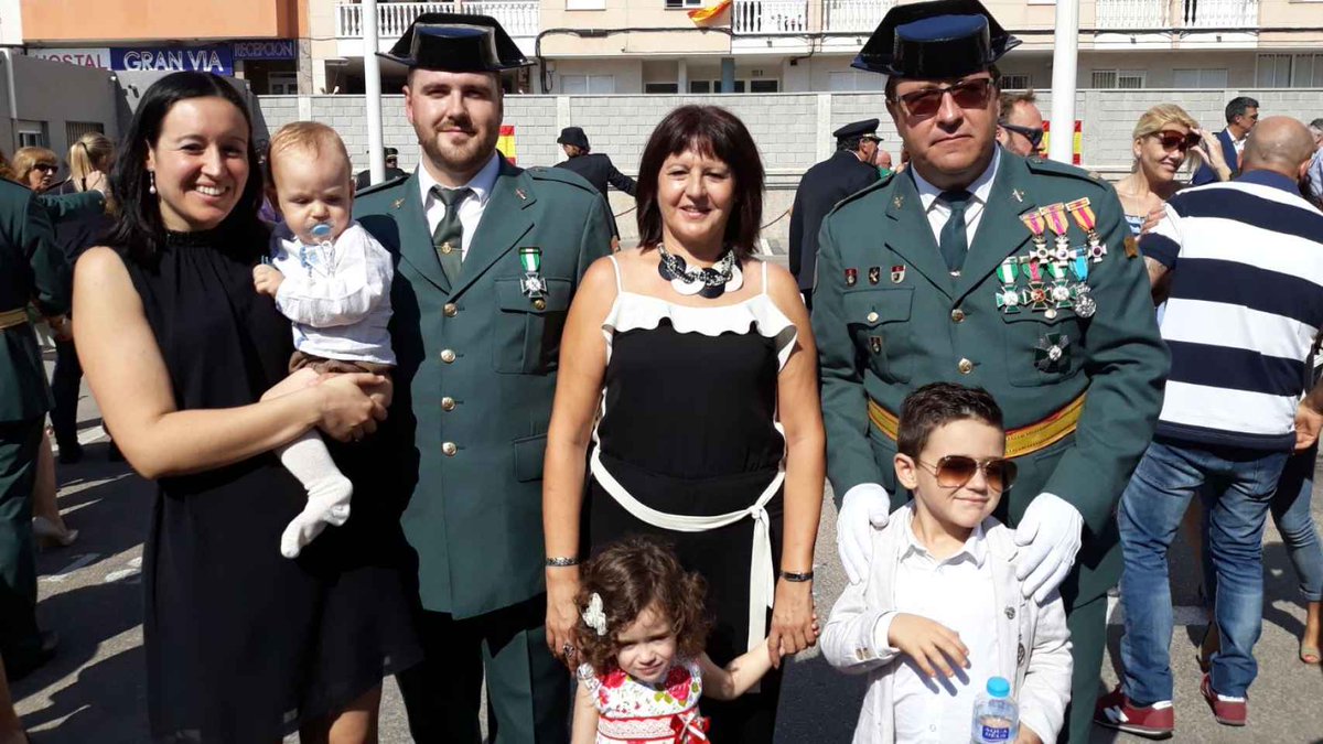 GCivilPaisVasco's tweet photo. 💚¡Feliz día del Padre!💚

🧓🏼Abrázalo, cuídalo, disfruta de tenerlo entre nosotros👴🏼 https://t.co/lMNcKkQ3Ih