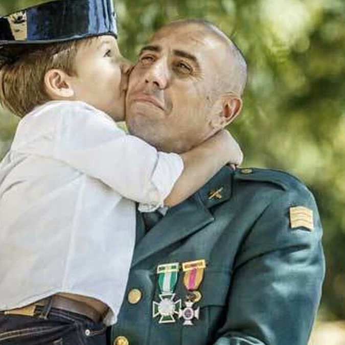 GCivilPaisVasco's tweet photo. 💚¡Feliz día del Padre!💚

🧓🏼Abrázalo, cuídalo, disfruta de tenerlo entre nosotros👴🏼 https://t.co/lMNcKkQ3Ih