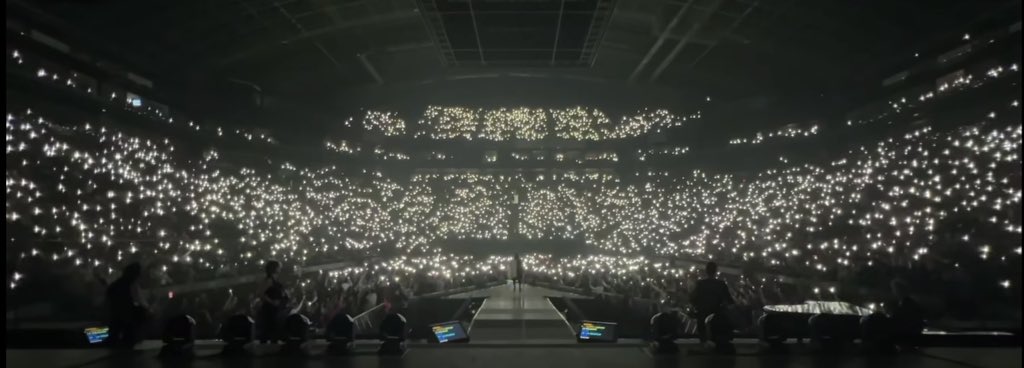 LauraPausini's tweet photo. Monterrey MX ❤️💥❤️ https://t.co/BDTB0TudRr