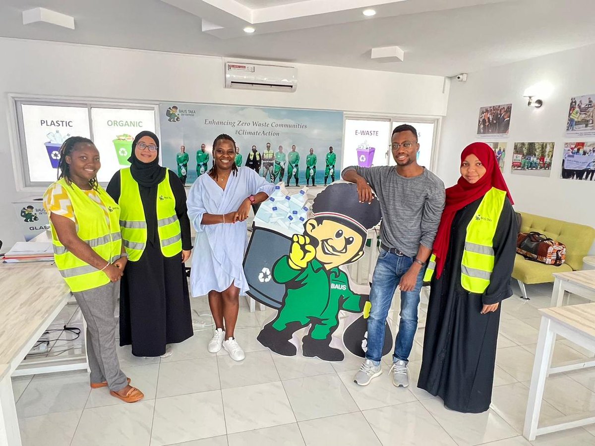 SustainaBizKe's tweet photo. 📢 We can’t wait to tell you about the stories of these women, and men, who are conquering the waste management sector; in our “Gender Mainstreaming in Waste Management Toolkit” coming up soon. Stay tuned. https://t.co/sOt6xJMvqH