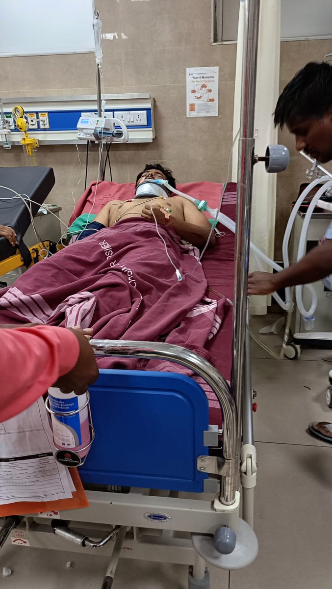 jr_Tarak12's tweet photo. @JainDeemedtbUnv 
#jainuniversity #justice 
No Proper food, No proper infrastructure, No proper Street light facilities near campus, No proper, worst Hostel management, No proper Medical facility inside the campus. The management of this is #MojoPartner #mojohostels #mojo ..... https://t.co/1clK3bx0lb
