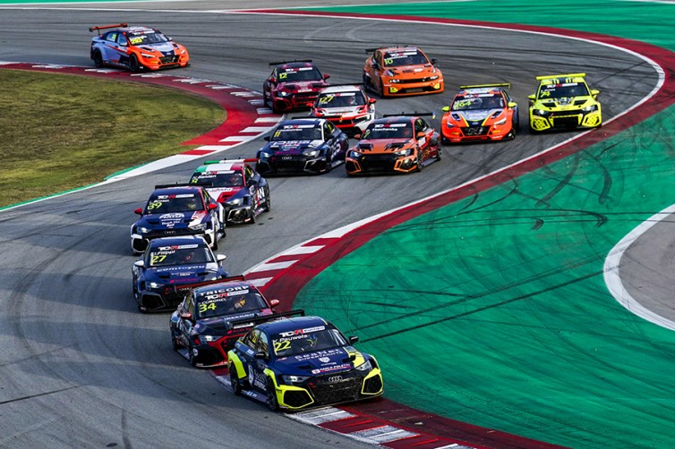 Just one month until the TCR Europe series gets underway at Autodromo Vallelunga Piero Taruffi. As the official tyre supplier for the series, we can't wait! #TCREurope #TCRSeries #TCR #TouringCars