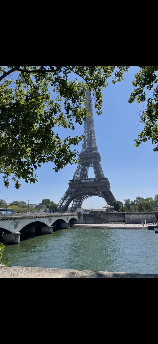 vanodivano's tweet photo. Parigi - Tour Eiffel 
#unaparolapercittà #SBLab24 https://t.co/oRzRONKZeZ