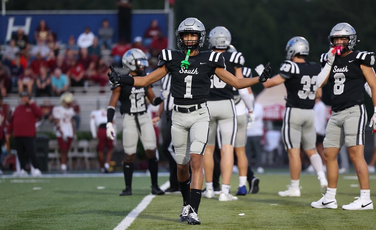 Dash Moore (@seemoore120) on Twitter photo 