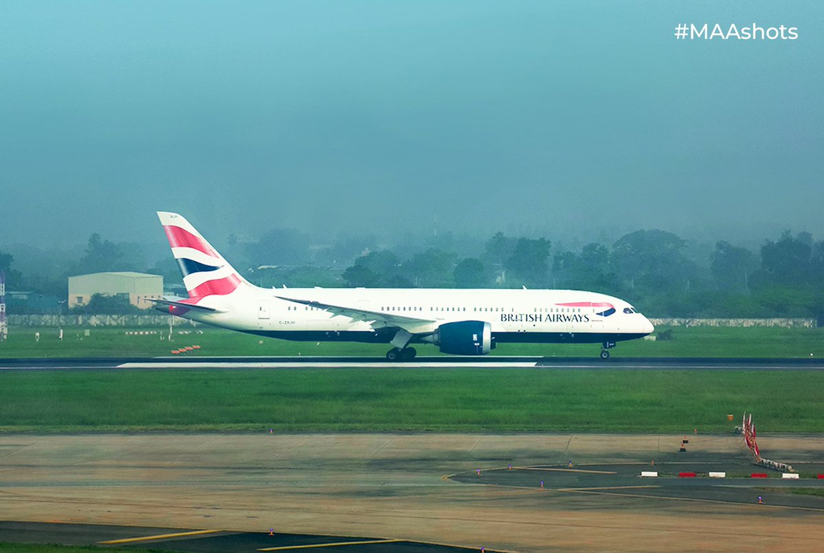 British Airways @British_Airways poised on the runway, moments from soaring into the clear blue sky.

#ChennaiAirport #MAAshots #aviation #avgeeks #BritishAirways

@MoCA_GoI | @AAI_Official