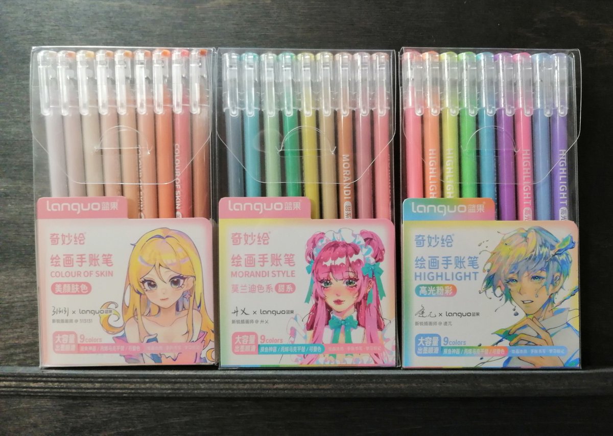 anaitmarihel's tweet image. #gel_pens Решила попробовать гелевые ручки #Languo. Долго на них смотрела и вот заказала себе к 8 марта.
Ручки яркие, непрозрачные, легко перекрывают другой цвет. Использовала вместе маркерами от MAZARI, ручки не размазались.