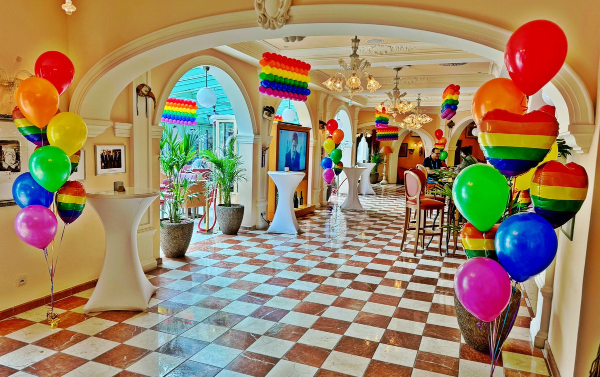 CaroleOlinger's tweet photo. Join us tonight at 10pm at the first #CloudFest "Rainbow in the Cloud" party at Colosseo!
Expect surprises, glitter, special guests & #Karaoke as we celebrate, support and promote #DiversityAndInclusion in tech. Don't miss out! π βοΈ
#RainbowInTheCloud #RepresentationMatters https://t.co/n8cqkP4TSZ