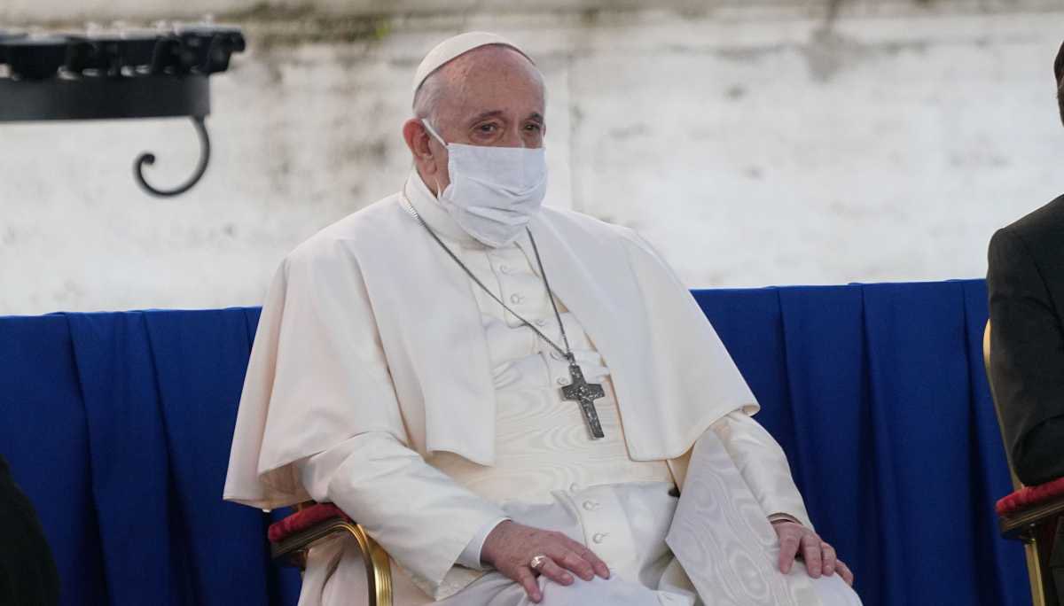 CarloMVigano's tweet photo. The Vatican, complicit in the psychopandemic farce and supporter of the campaign to inoculate everyone with an experimental gene serum proven harmful and deadly (as well as produced from aborted fetuses), does not fail to demonstrate its cowardly subservience to the WHO's neo-Malthusian policies. 

Pecunia non olet: like the Chinese funds he took so as not to open his mouth about the persecution of Catholics in China, BigPharma's contributions to the street actor of Santa Marta ensured that serum-induced adverse effects and deaths would be maliciously concealed in the name of an "act of love" extorted by blackmail. One of the worst pages of contemporary history, for which Bergoglio and his Sanhedrin will also soon have to answer.

https://t.co/BLVipXBi2H