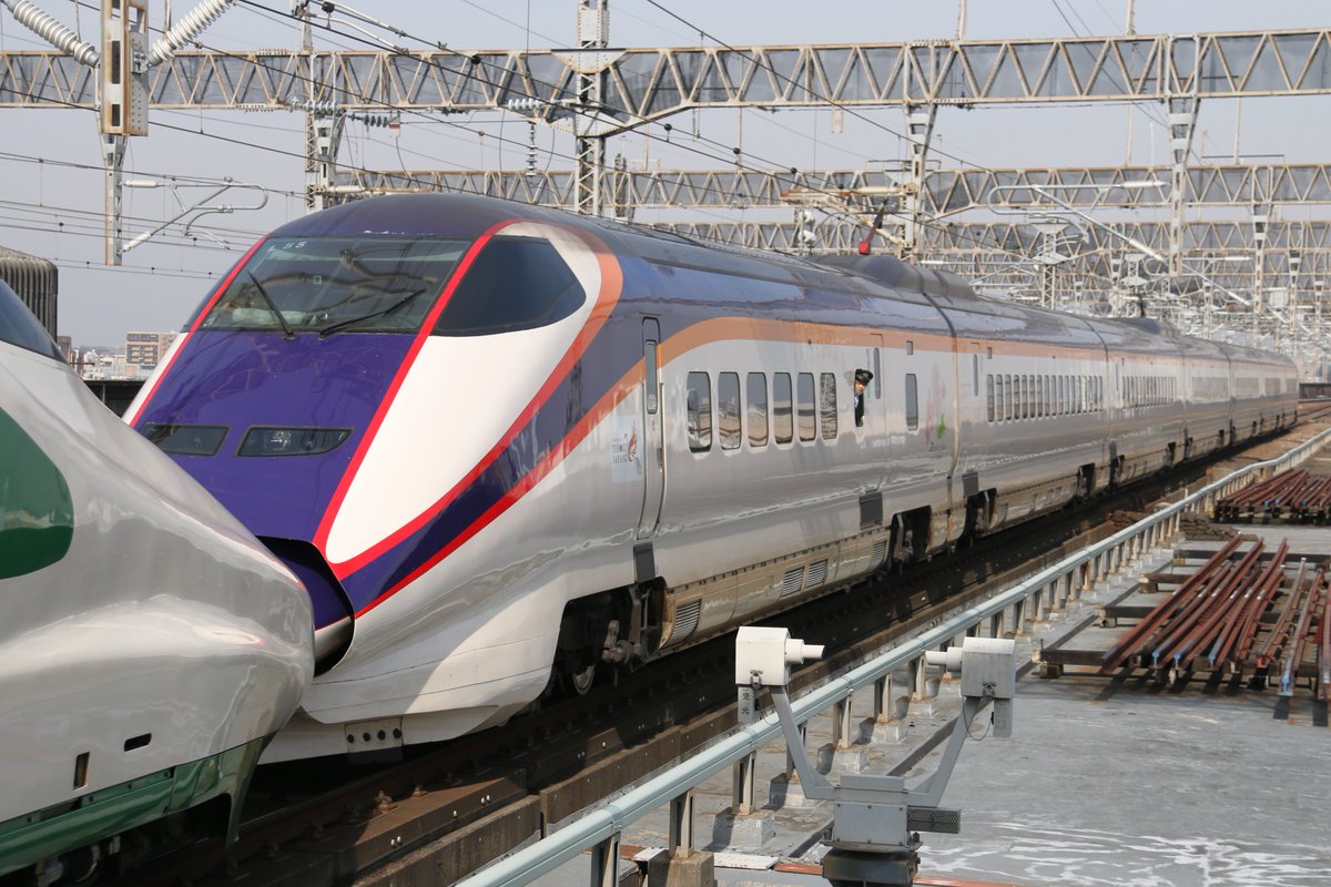 daisukitrain's tweet photo. 2024/02/15
E3系1000番台 L53編成 L55編成　＠大宮 https://t.co/BvP6vjfTQF