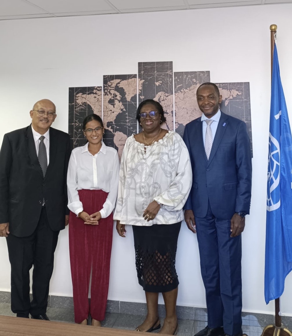IOM_Madagascar's tweet photo. ⚖️👥Le 13 mars, l'OIM a accueilli M. RAMAHANDRISOA Éric, le nouveau secrétaire exécutif du BNLTEH, afin de présenter les changements organisationnels au sein du BNLTEH et de renforcer la collaboration entre l'OIM et le BNLTEH dans la lutte contre la traite des êtres humains. https://t.co/BUgLejvBqI