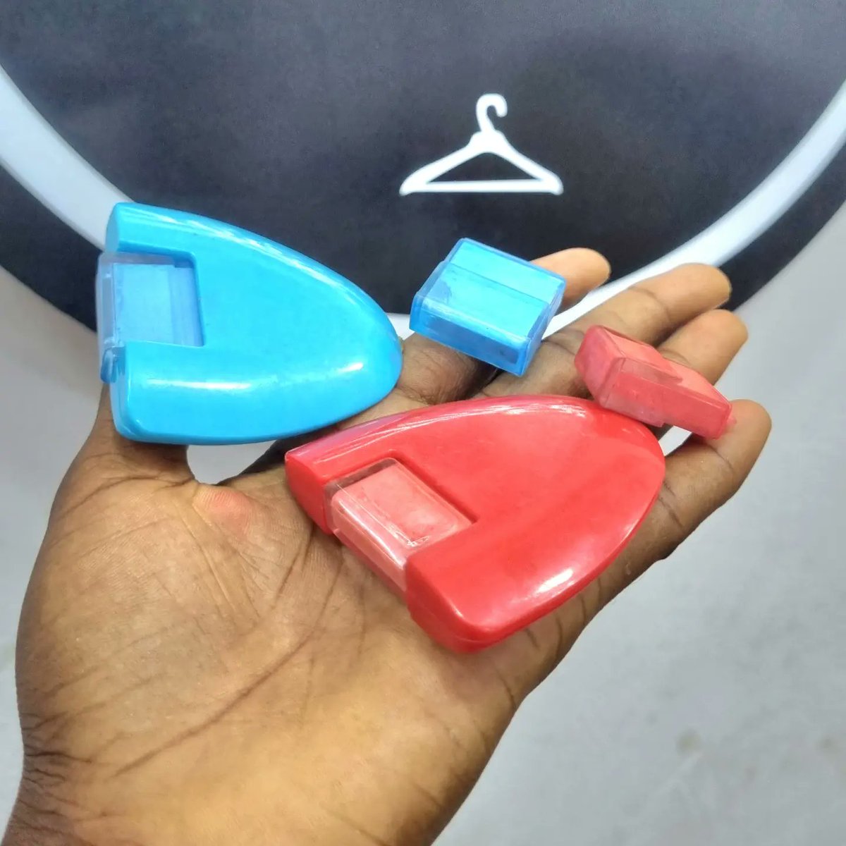 TobSewingTools's tweet photo. NEW ARRIVAL!!!!!!😶🥳🥳💃💃

= LONG HEMMING GUM 
= STEEL BONING 
= WHEEL CHALK
= FLYING TIGER NEEDLE
= BONING CASE
= DC NEEDLE

#product #newarrivals #sewingtools #needles #chalk #tailors #pattern #sewinggadget #sewingaccessories https://t.co/EVJzC6LUfO