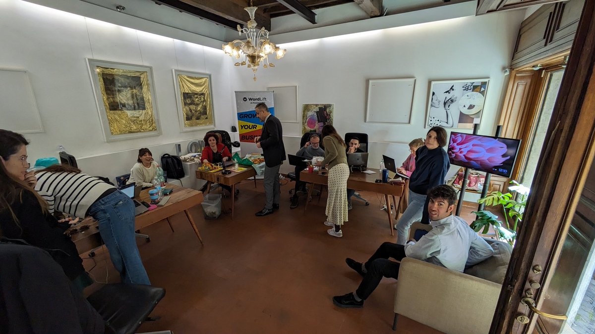 Happy B-Day to our brilliant <a href="/ValeIzzo86/">Valentina</a> 🎂🥳👯!!