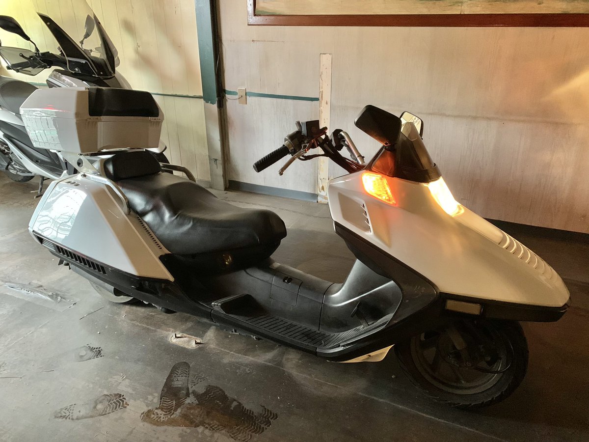 tt59z12's tweet photo. #CR80 17万
#KX80 10万
売ります、2台とも大きな不具合なし。詳細は写真を確認してください
#フュージョン 11万
外装リペイント済み、ローダウン、リアBOX付き 新品ブレーキや他部品set
#helix #ヘリックス
愛知県より
#バイク売ります
#バイク買います
#個人売買
#オフ車 #MX https://t.co/jDG1kWinkX