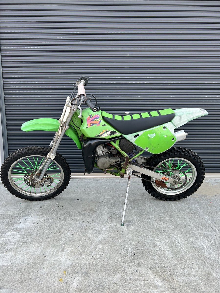 tt59z12's tweet photo. #CR80 17万
#KX80 10万
売ります、2台とも大きな不具合なし。詳細は写真を確認してください
#フュージョン 11万
外装リペイント済み、ローダウン、リアBOX付き 新品ブレーキや他部品set
#helix #ヘリックス
愛知県より
#バイク売ります
#バイク買います
#個人売買
#オフ車 #MX https://t.co/jDG1kWinkX