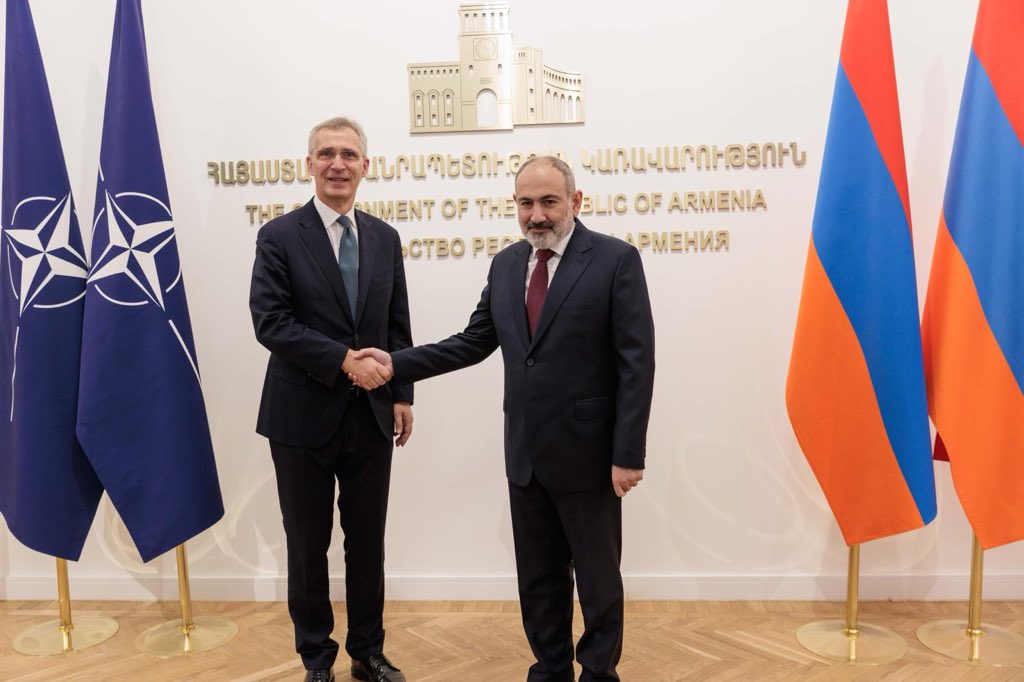 Good to meet @President_Arm Khachaturyan & PM @NikolPashinyan in Yerevan. I look forward to strengthening #NATO's partnership with #Armenia. Peace & stability in the South Caucasus matters to security more broadly; I encourage 🇦🇲 & 🇦🇿 to seize the opportunity for enduring peace.