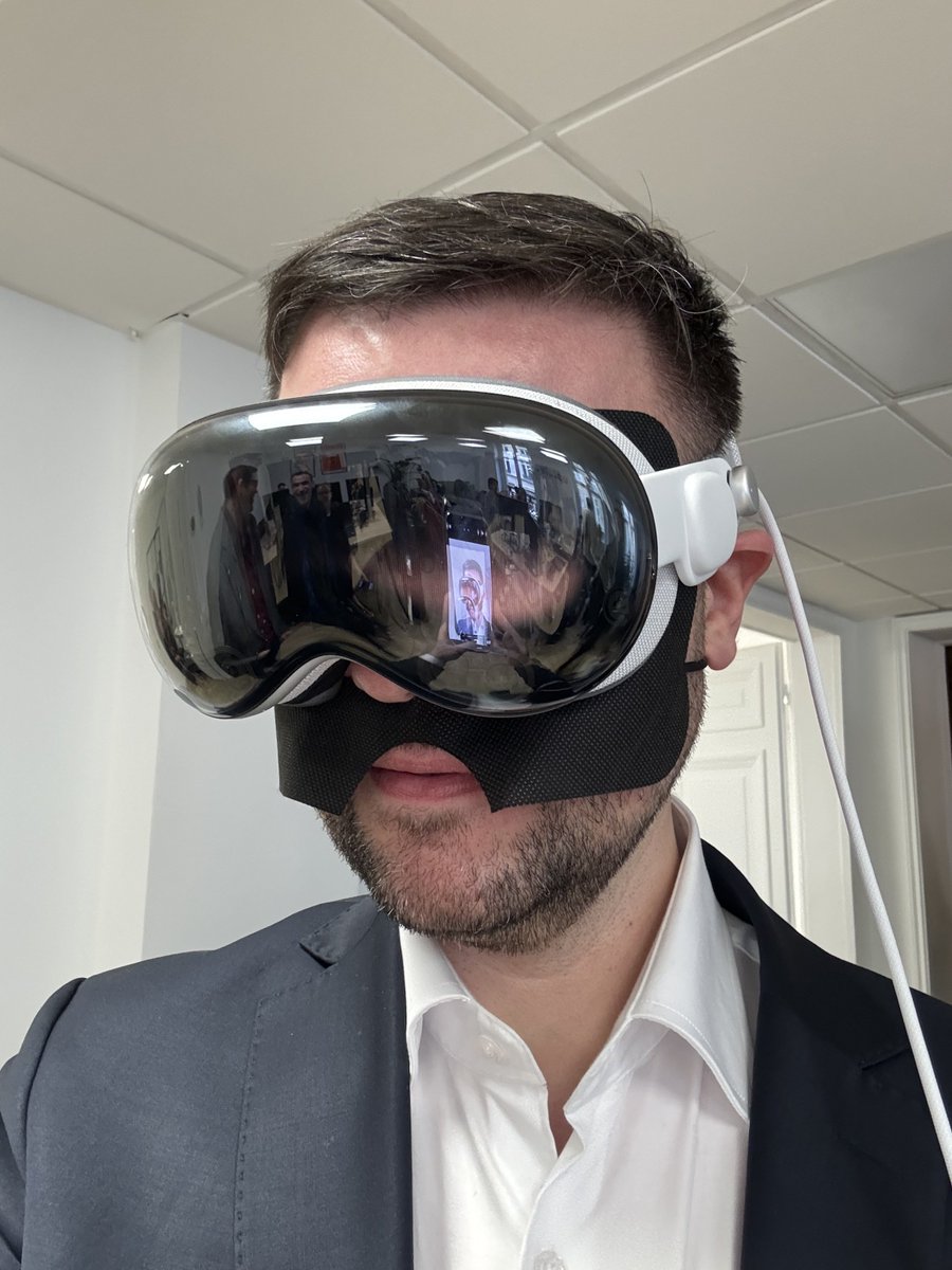 Mathieu Flaig (@mathieuflex) on Twitter photo Premier Test Apple Vision Pro 🔥❤️
Merci à la meilleure entreprise de formation immersive <a href="/uptale_io/">Uptale</a> #XR
Cc <a href="/T_Aurelie/">Aurélie Truchet</a> <a href="/RaphaelChenol/">Raphael C. 🦾</a> Premier Test Apple Vision Pro 🔥❤️
Merci à la meilleure entreprise de formation immersive <a href="/uptale_io/">Uptale</a> #XR
Cc <a href="/T_Aurelie/">Aurélie Truchet</a> <a href="/RaphaelChenol/">Raphael C. 🦾</a>