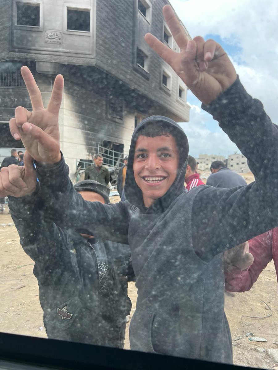 WCK provided almost 200 tons of food in northern Gaza that arrived in our first maritime shipment. The aid went to families facing starvation in areas largely cut off by the war. Our teams are working to provide millions more meals via sea to Palestinians.
#ChefsForThePeople