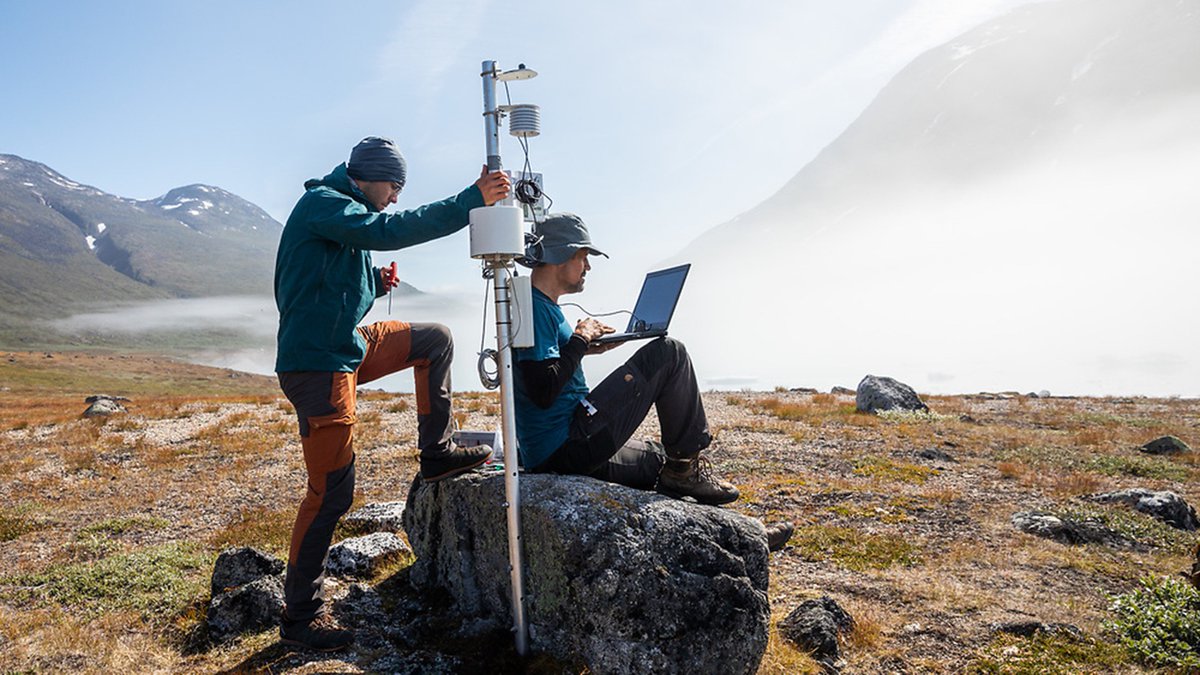 Research in the wild: @UZH_Science operates research stations in far-flung places around the world, including the one in southern #Greenland, where researchers @uzh_geo study the interaction between glaciers and fjords. geo.uzh.ch/en/events/news… #GreenFjord @SwissPolar 📷 E. Welty
