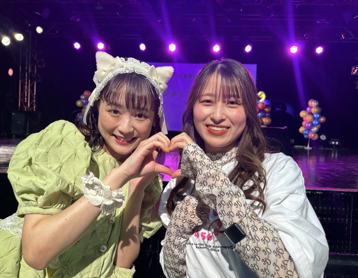 Sao4gTi's tweet photo. 2024.03.09
ファンクらこパーティー
今更の投稿かもだけど、、、笑

さくちゃんとのチェキ会当たりました♡
今までイベントで当選したこと無かったからうれしい😊
さくちゃんかわいすぎてドキドキ止まらなかったよーーーー、一生大切にしますありがとう🌸🌸🌸

@staff_sakurako https://t.co/Ewe7EmxU3N