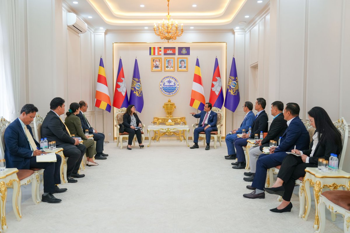 TomovaMarie's tweet photo. Excellent discussion between the #Cambodia Minister of Water Resources and Meteorology and our @masotomayor on our support to the sector in  sustainably managing water resource for irrigation &amp; water supply, under #climatechange, as well as upcoming work on the Tonle Sap Lake. https://t.co/T7Hnlclvzf