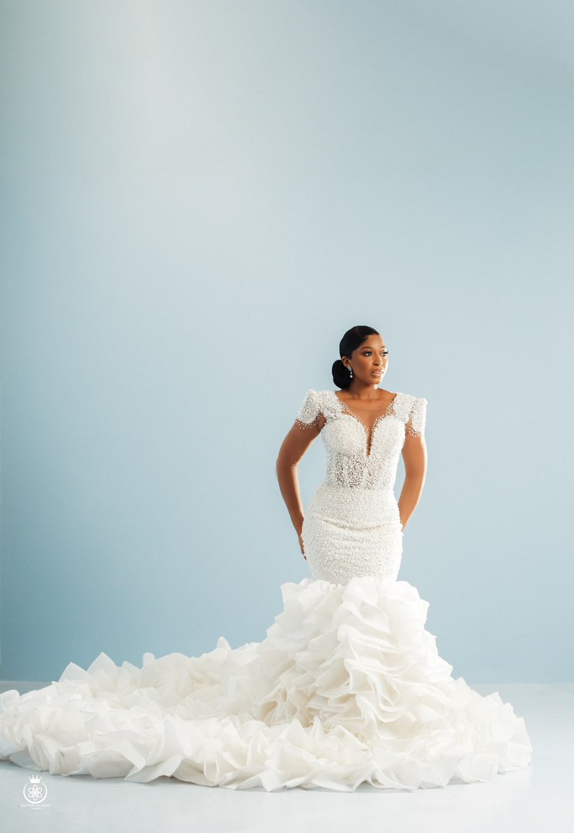 dinmacole's tweet photo. I made this beautiful wedding dress! It’s giving all it should give! My hands are so blessed and the photography is top notch! Dress by @dinmacole Photography @thatekosodinboy . Kindly RETWEET my next Bride might be on your TL🤍💃🏻 https://t.co/fGSWtw9mp2