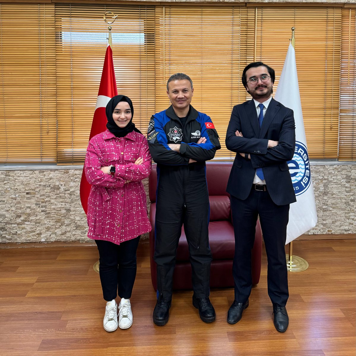 Ebru KOCAKAYA (@e_brukocakaya) on Twitter photo It was a dream come true to meet the first Turkish #astronaut Alper Gezeravcı <a href="/TURKastro/">Alper Gezeravcı</a>🥇He is one of the most humble, kind and knowledgeable person I've ever met. I'm looking forward to seeing his future achievements!🚀🌠He is a vision 👨🚀🌍 It was a dream come true to meet the first Turkish #astronaut Alper Gezeravcı <a href="/TURKastro/">Alper Gezeravcı</a>🥇He is one of the most humble, kind and knowledgeable person I've ever met. I'm looking forward to seeing his future achievements!🚀🌠He is a vision 👨🚀🌍