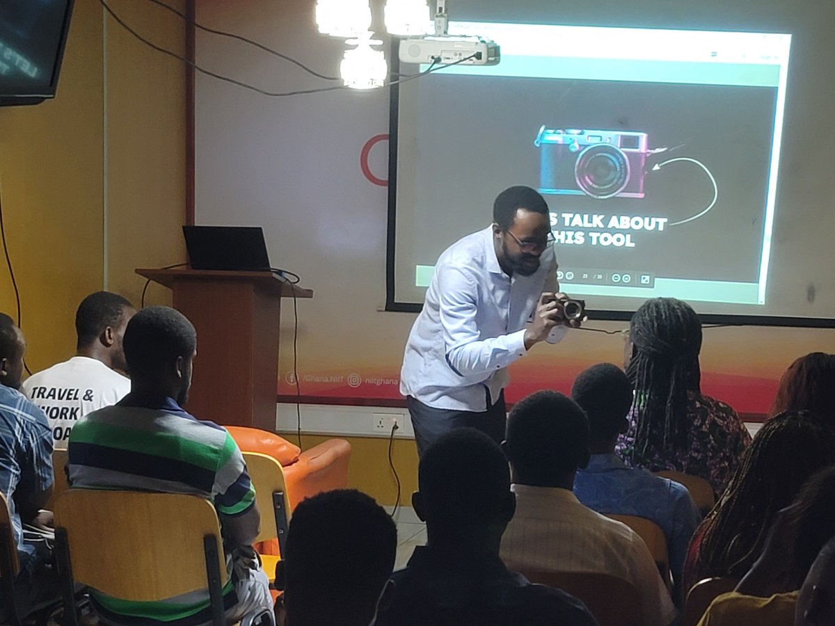OpenLabs Tema Campus organized an insightful workshop delving into photography and videography in content creation for Social Media.

Stay tuned for more exciting workshops from OpenLabs!

#OpenLabsWorkshop #Photography #Videography #ContentCreation #CameraBasics