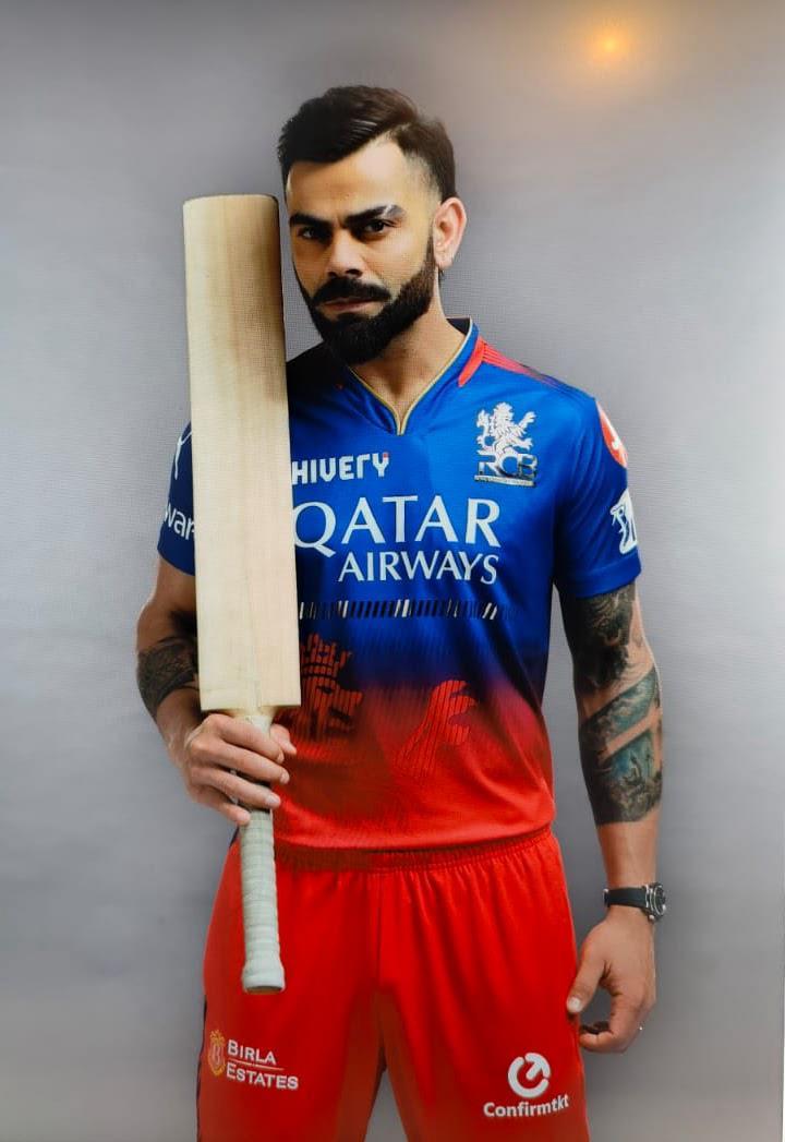 IndiaKaInsaan's tweet photo. Virat Kohli With New Jersey
#RCBUnbox #RCBChampions https://t.co/2i8F8TFzOz