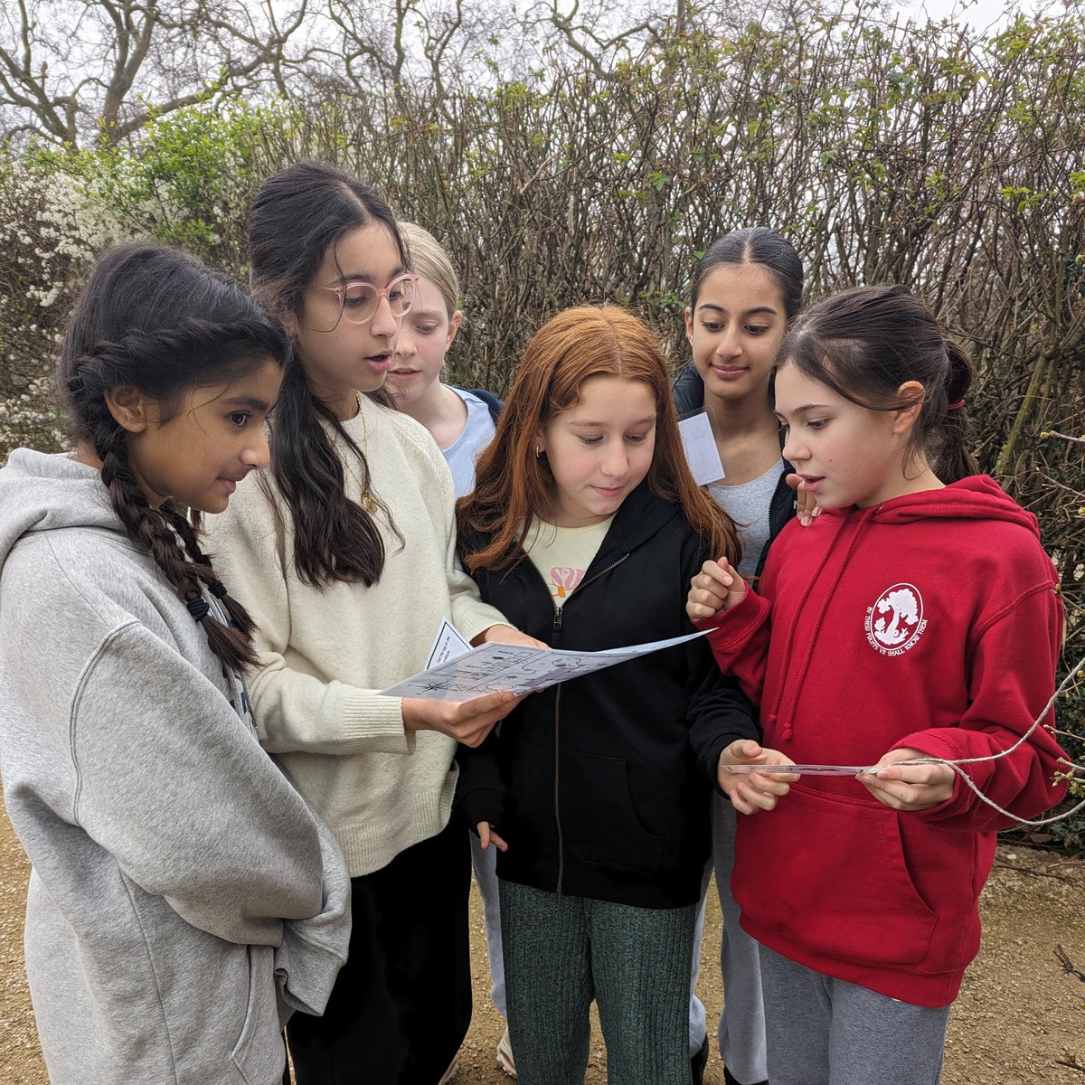 FHSRegentsPark's tweet photo. Yesterday the Thirds took to Hyde Park to learn key orienteering skills, practice map-reading and explore the park's unique biodiversity! #FHSTrips #Bonding #HydePark https://t.co/QvvbT7Xw1l