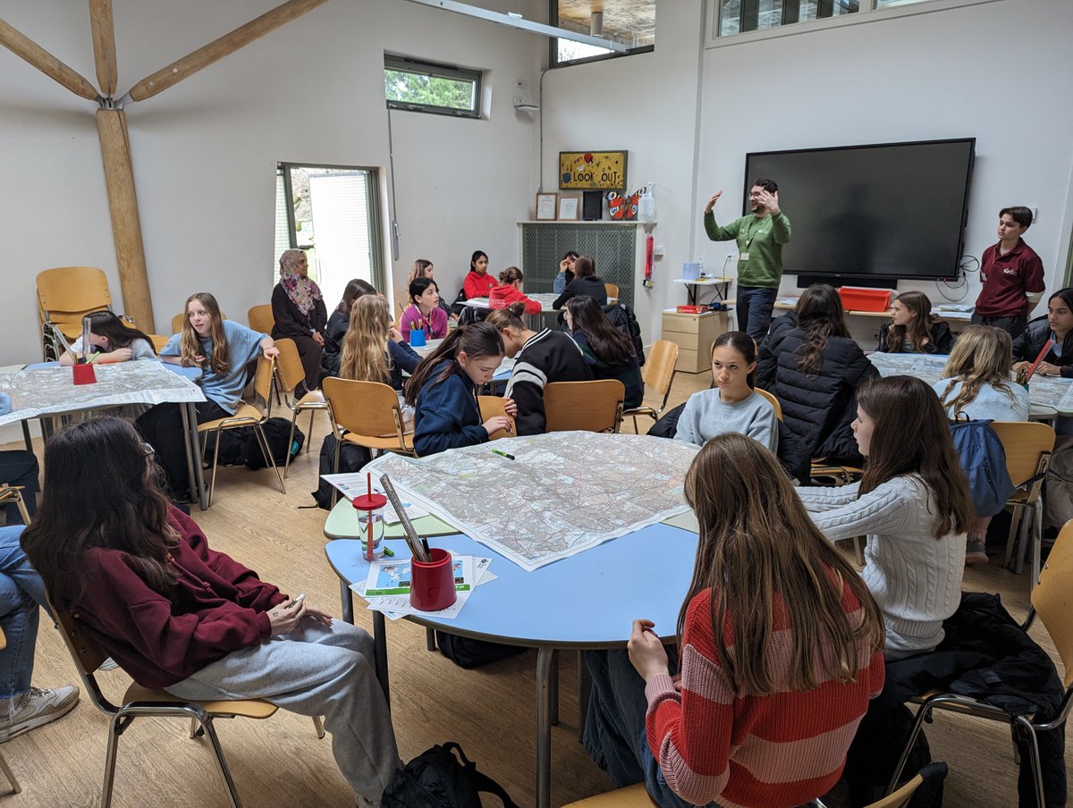 FHSRegentsPark's tweet photo. Yesterday the Thirds took to Hyde Park to learn key orienteering skills, practice map-reading and explore the park's unique biodiversity! #FHSTrips #Bonding #HydePark https://t.co/QvvbT7Xw1l