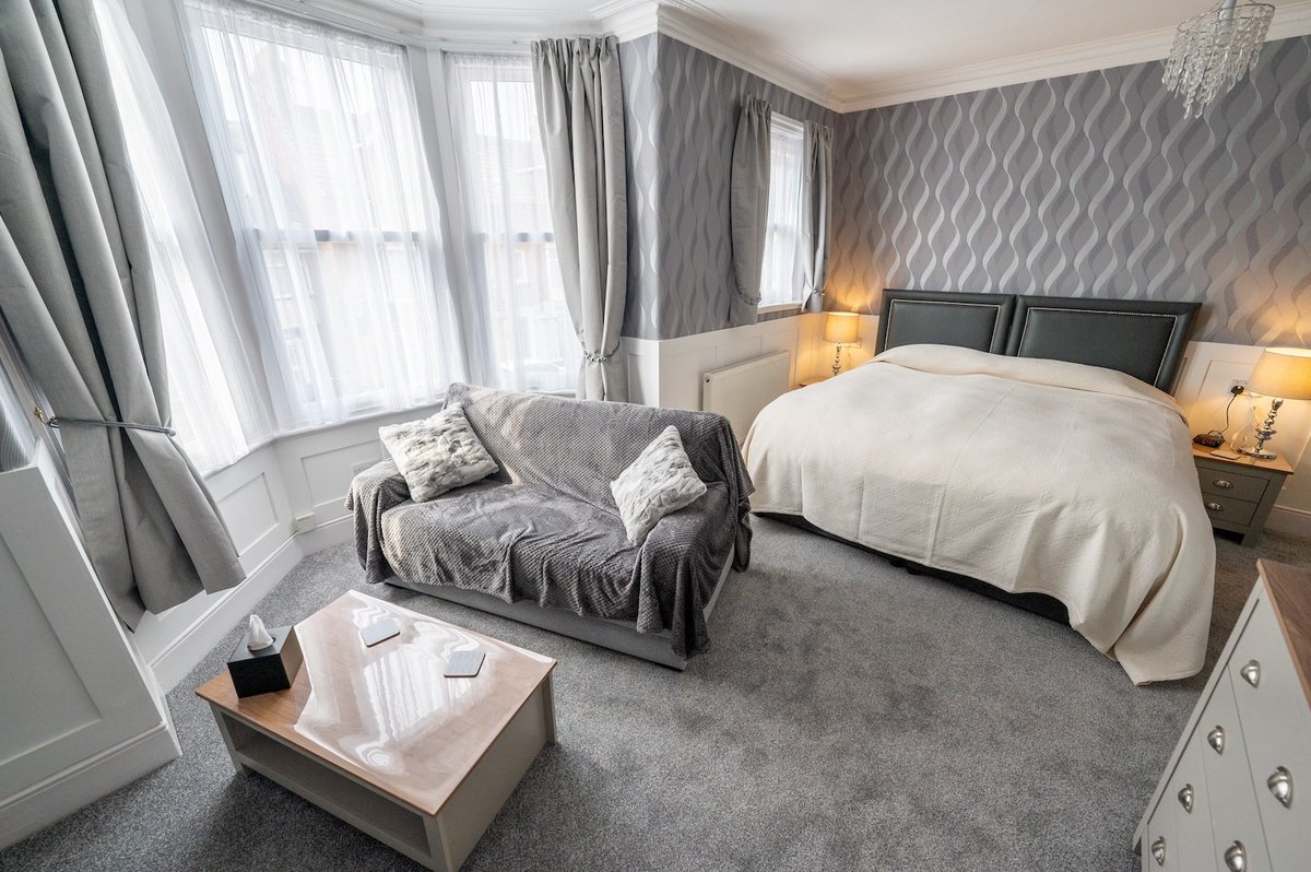 MagicalDesignUK's tweet photo. We recently took some photos for the Marden Guest House in Weymouth for them to use on their new website: https://t.co/14xgcYfmnl

The photos are a mixture of external and internal shots that can be used on the website and their booking portals. https://t.co/XY1lSQ3lAJ