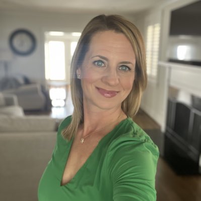 ReneeBrunett's tweet photo. #NewProfilePic https://t.co/Hs1r3ODk77