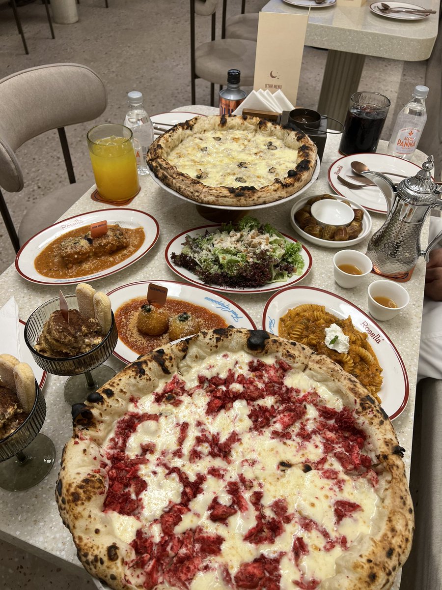 farfara444's tweet photo. إفطار رمضاني بنكهة ايطالية بـ 99 ريال فقط !! 🌙

مطعم روزيلا | Rosella 🍕 

بأجواء ممتعة و بيد شيف ايطالي مبدع تناولنا وجبة إفطار فاخرة تنوع أصناف و الطعم فوق لذاذة على ضمانتي هالمره .. 👍😍
أيضًا الكمية راهية مقارنة بالسعر و الجودة ! 👏
الموقع .. 📍
https://t.co/pZDFy58q83 https://t.co/cPjA3AFmK9