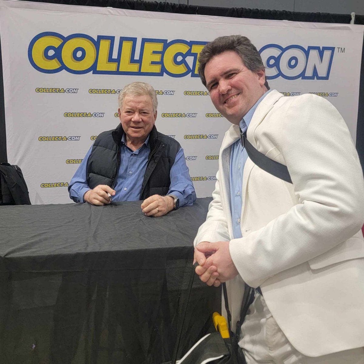 PeopleOfCon's tweet photo. 🎉 Explored @Collect_A_Con LA in my #Left4Dead Francis #Cosplay &amp; it was epic! From rare finds to meeting icons like THEEE @WilliamShatner 🕹️✨ Check out my review for more: https://t.co/VWeeuRXIay

#PopCulture #CardCollectors #Convention #PopCulture #GeekTherapy #HavingFun https://t.co/hk44ZKOB2r