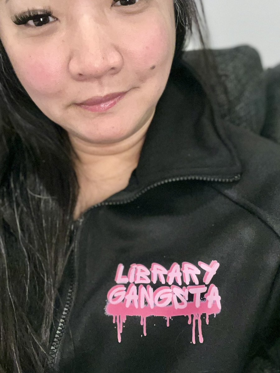 TheBooknerdLibrarian tweet media