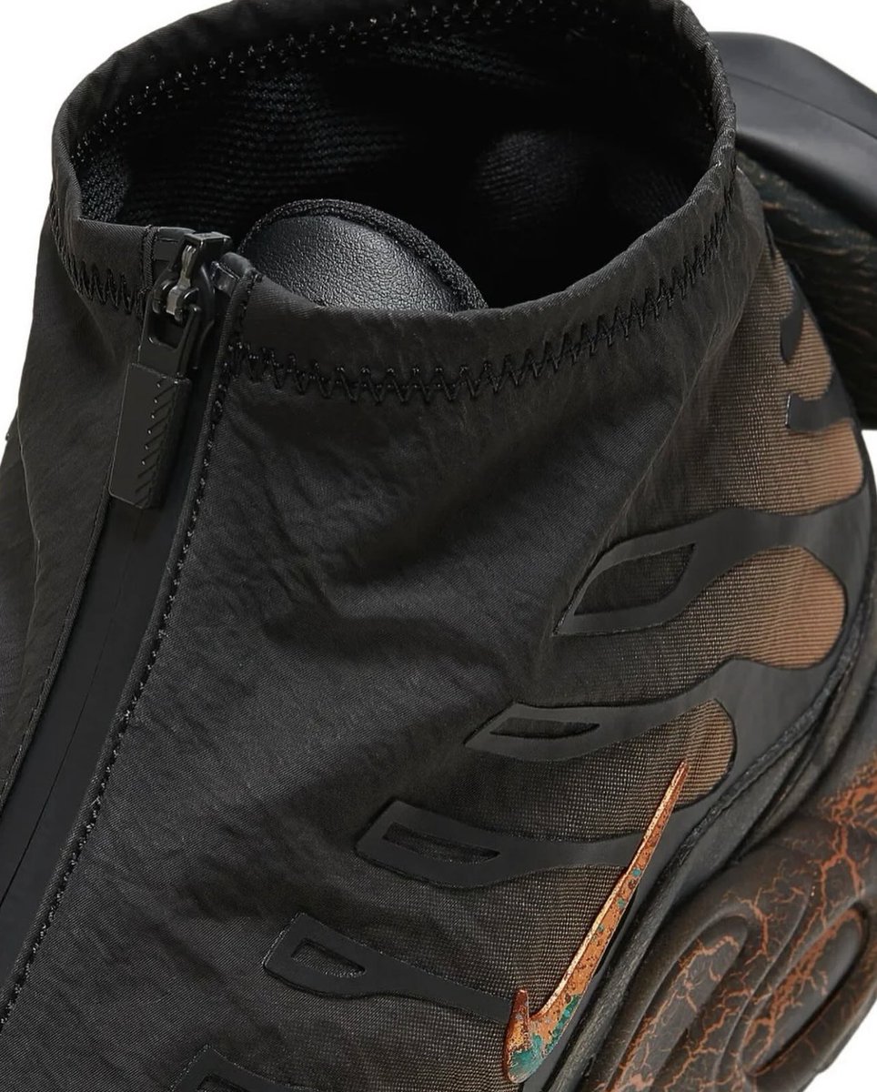 rooomxix's tweet photo. The Air Max Plus Hiker Boot by Nike https://t.co/5YRbMEhimN