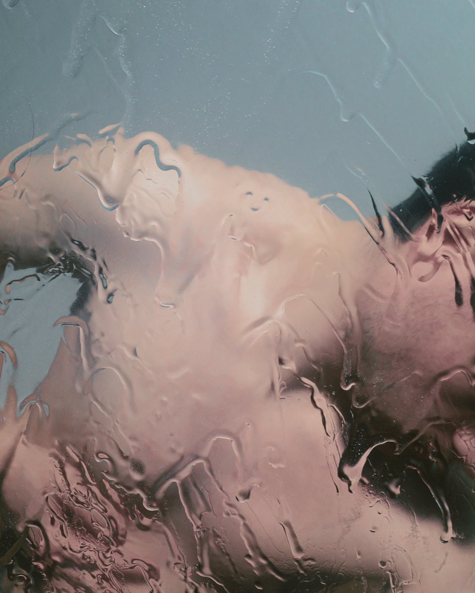 thanpant's tweet photo. Liquid dreams 🫠
#selfportrait #canon #vsco #portrait #photography #aesthetics #skin https://t.co/t7MpgGS6x5