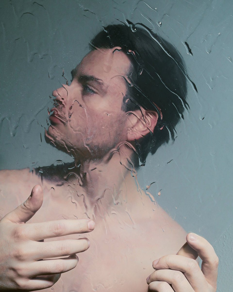 thanpant's tweet photo. Liquid dreams 🫠
#selfportrait #canon #vsco #portrait #photography #aesthetics #skin https://t.co/t7MpgGS6x5