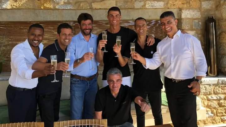 FJI2710's tweet photo. Secara khusus file yang berkaitan dengan kesepakatan yang dibuat dengan #Cristiano Ronaldo diretas pada tahun 2018. 

CdS https://t.co/U9KPOuZInD