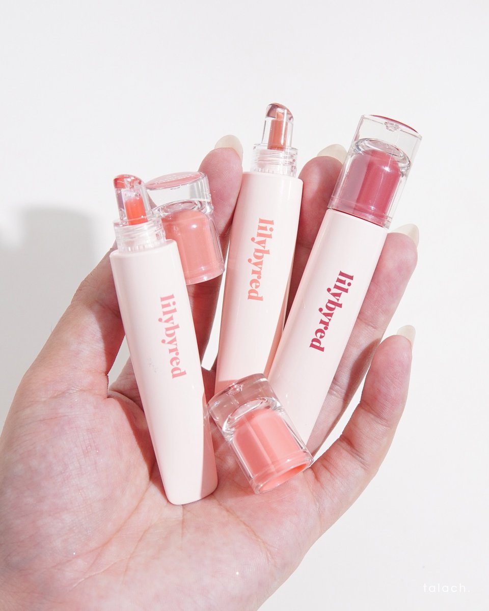 lilybyred ออกลิปรุ่นใหม่ Tangle Jelly Balm บอกเลยว่ามัดรวมไว้หมดแล้ว balm+gloss+jelly ทาแล้วเหมือนเอาเจลลี่เคลือบปาก ปากฉ่ำยืนหนึ่งมาก 10 เฉดสี ครบทุกโทนจริงๆ แนะนำ 01,04,06 โทนกลางๆทายังไงก็สวย แพคเกจจิ้งแบบหลอดบีบใช้ง่ายสุดละ