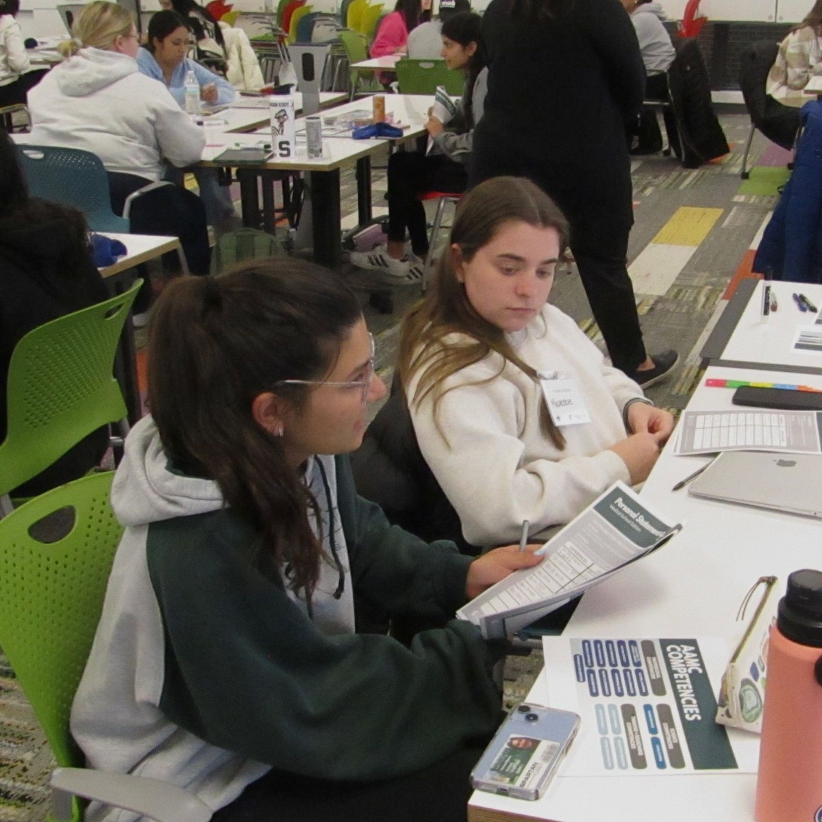 lymanbriggs's tweet photo. LBC students participating in March 8's Med School Prep Program had the chance to learn how to structure personal statements from career advisors, utilize brainstorming techniques, work with peers, and receive feedback on statement drafts from alums via Zoom. #LBCMSU #Briggsies https://t.co/1c3GEqTUFz